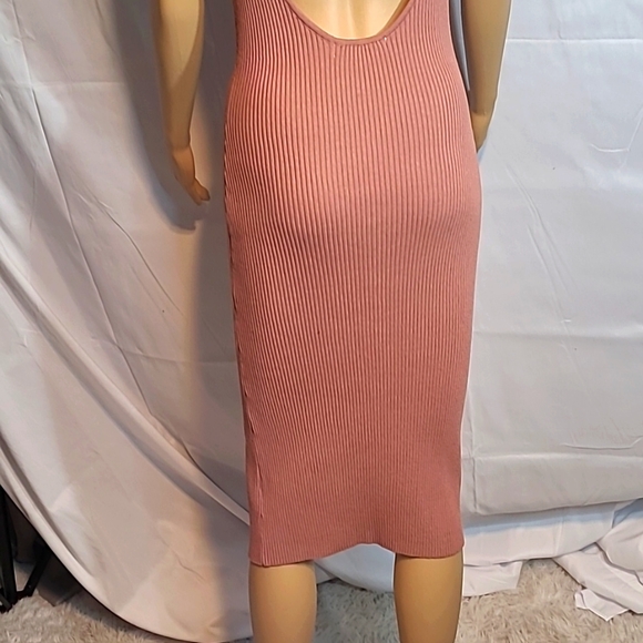 Iris Women's Bodycon Dress - Picture 5 of 8